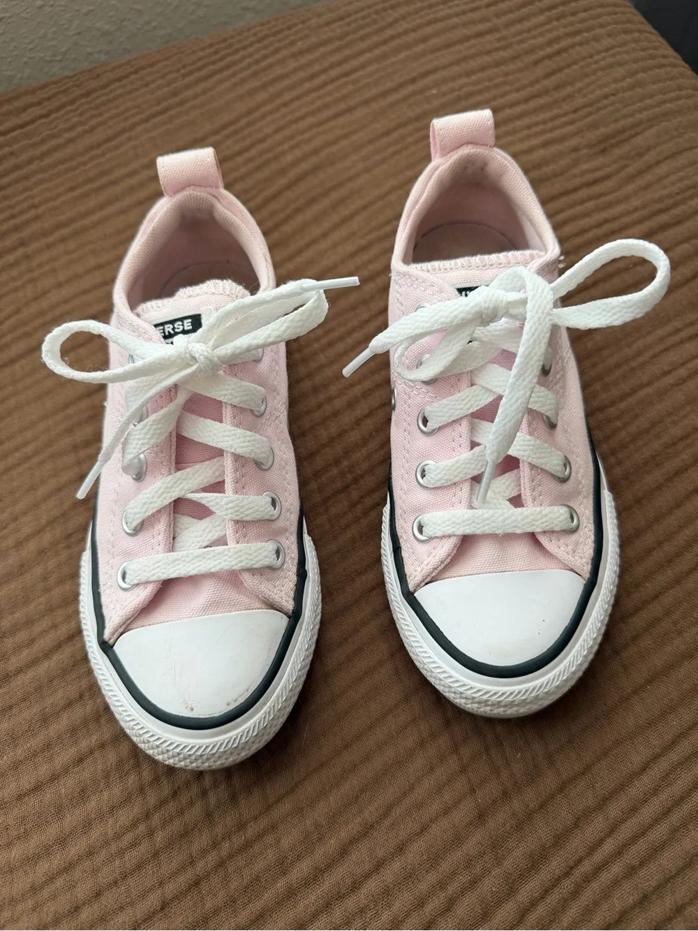 Converse Chuck Taylor All Star Low Top Pink Kids Size 11